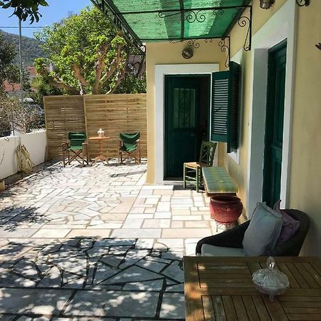 Lena’s traditional villa Agia Efimia Esterno foto