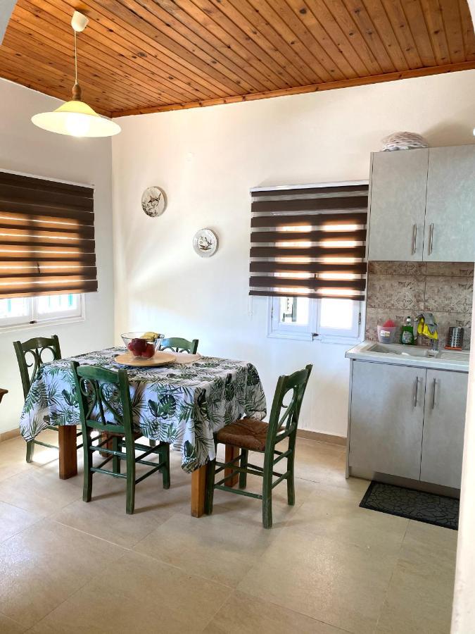 Lena’s traditional villa Agia Efimia Esterno foto