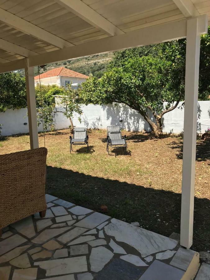 Lena’s traditional villa Agia Efimia Esterno foto